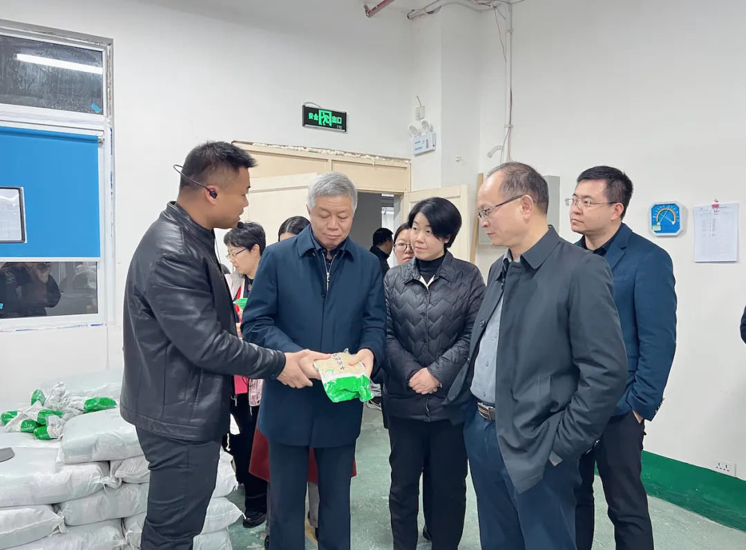 省政協(xié)副主席張光奇到黃平調(diào)研